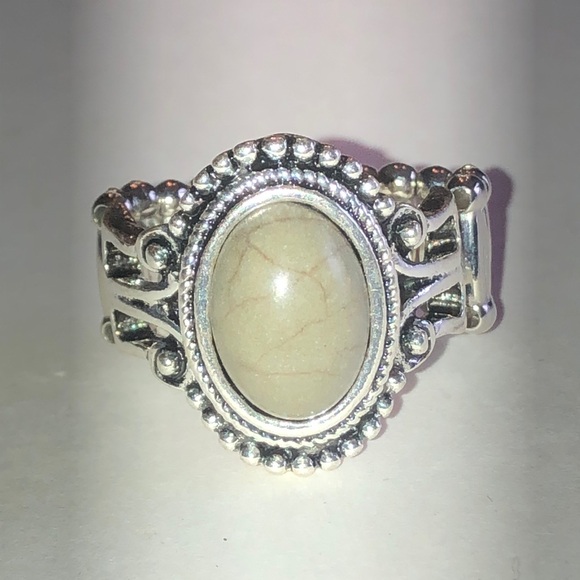 Jewelry - Silver Tone Green Faux Stone Oval Boho Ring